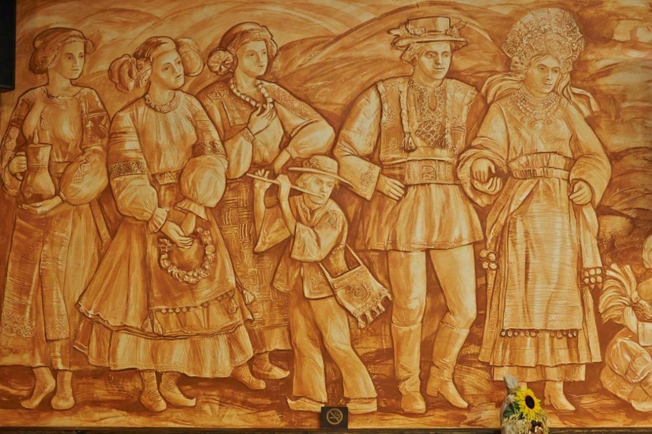 Charivna Taistra Acomodação com café da manhã Brovary Exterior foto