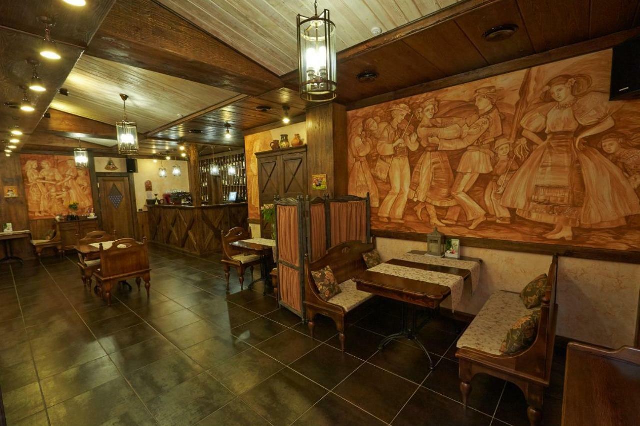 Charivna Taistra Acomodação com café da manhã Brovary Exterior foto